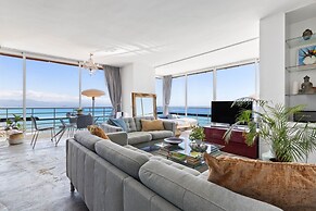 Bright Coastal Apartment With Pool