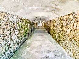 Bright Coastal Apartment With Pool