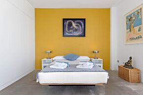 Bright Coastal Apartment With Pool