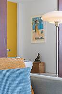Bright Coastal Apartment With Pool