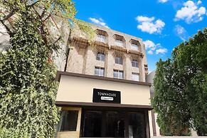 Super Townhouse Jabalpur Railway