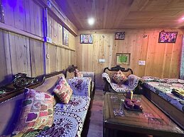 Viraaj Homestay