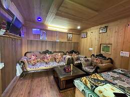 Viraaj Homestay