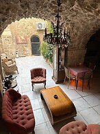 ACABEY KONAĞI
