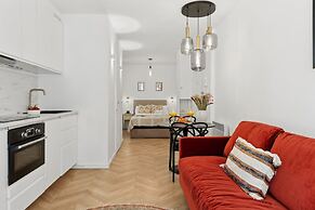 Classy 1BR - Elysee & Madeleine Area