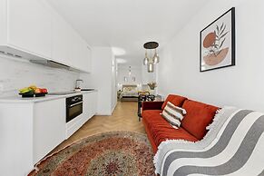 Classy 1BR - Elysee & Madeleine Area