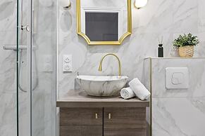 Classy 1BR - Elysee & Madeleine Area