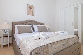 Deva Room
