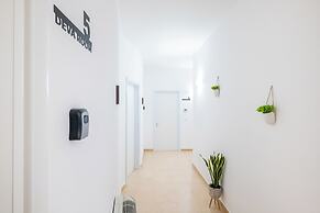 Deva Room