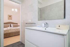 Deva Room