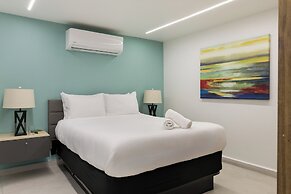 Ocean Park Studio Pool @ Riviera Villa