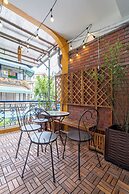 Little Balcony Hang Ca