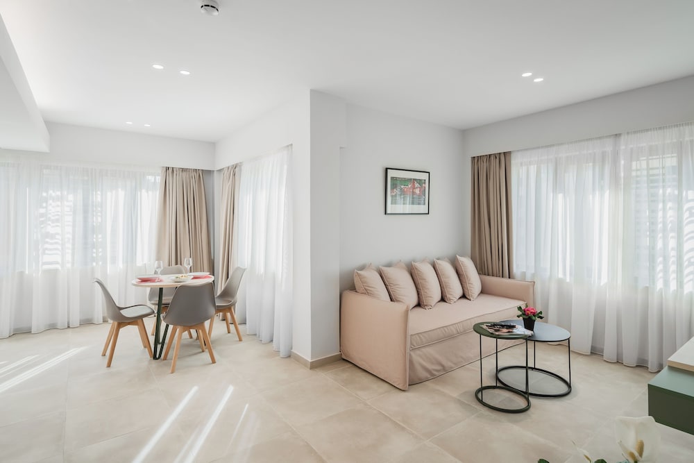 ELA FIVE RESIDENCES