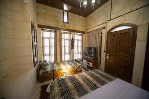HAYATLI KONAK
