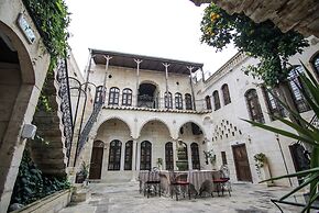 HAYATLI KONAK