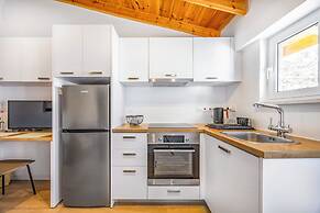 Olga Apt 4- Lovely Studio on Ground Floor