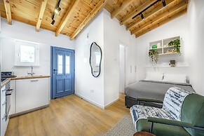 Olga Apt 4- Lovely Studio on Ground Floor
