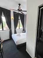 Quee Hotel