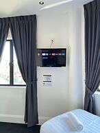 Quee Hotel