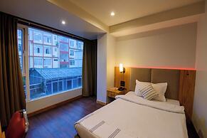 Emerald Hotel