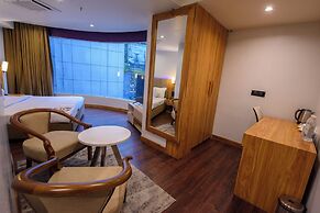 Emerald Hotel