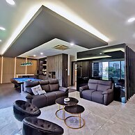 The Embassy Row 206 Apartments