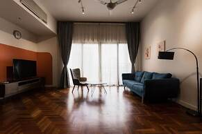Mews Luxe Residence Apartments