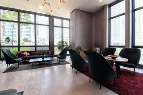 Mews Luxe Residence Apartments