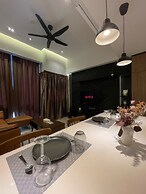 Mews Luxe Residence Apartments