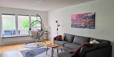 3BR Home Near Lake Vänern Covered Deck & BBQ