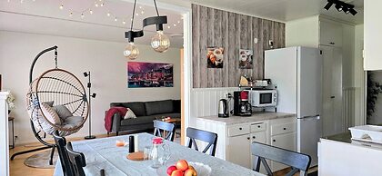 3BR Home Near Lake Vänern Covered Deck & BBQ