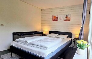 3BR Home Near Lake Vänern Covered Deck & BBQ