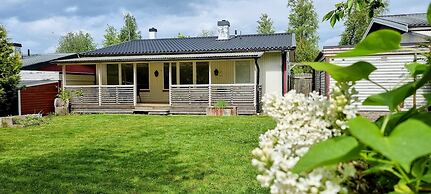 3BR Home Near Lake Vänern Covered Deck & BBQ
