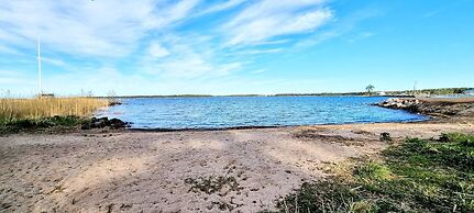 3BR Home Near Lake Vänern Covered Deck & BBQ