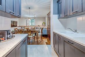 MAJESTIC 3-Bedroom Luxury Apartment