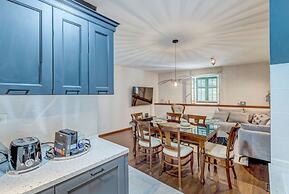 MAJESTIC 3-Bedroom Luxury Apartment