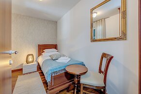MAJESTIC 3-Bedroom Luxury Apartment