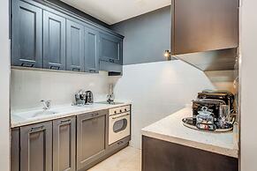 MAJESTIC 3-Bedroom Luxury Apartment