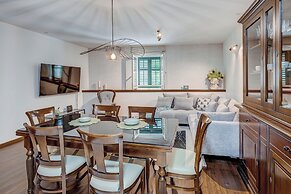 MAJESTIC 3-Bedroom Luxury Apartment