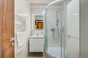 MAJESTIC 3-Bedroom Luxury Apartment