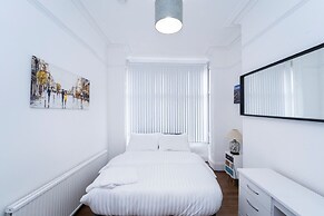 3 Bed House - Sleeps 11 - Pets - Wifi