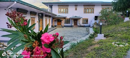 Punatsangchhu Cottages
