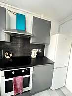 London Luxe Apartment - Spacious & Stylish