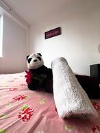 London Luxe Apartment - Spacious & Stylish