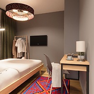 Sandyk At-Bashy Hotel