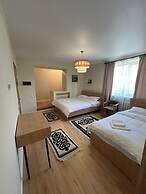 Sandyk At-Bashy Hotel