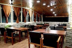 Golden View Hotel
