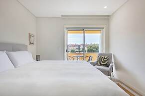 The Pine Flat with Pool at Furadouro
