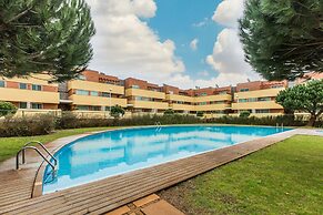 The Pine Flat with Pool at Furadouro