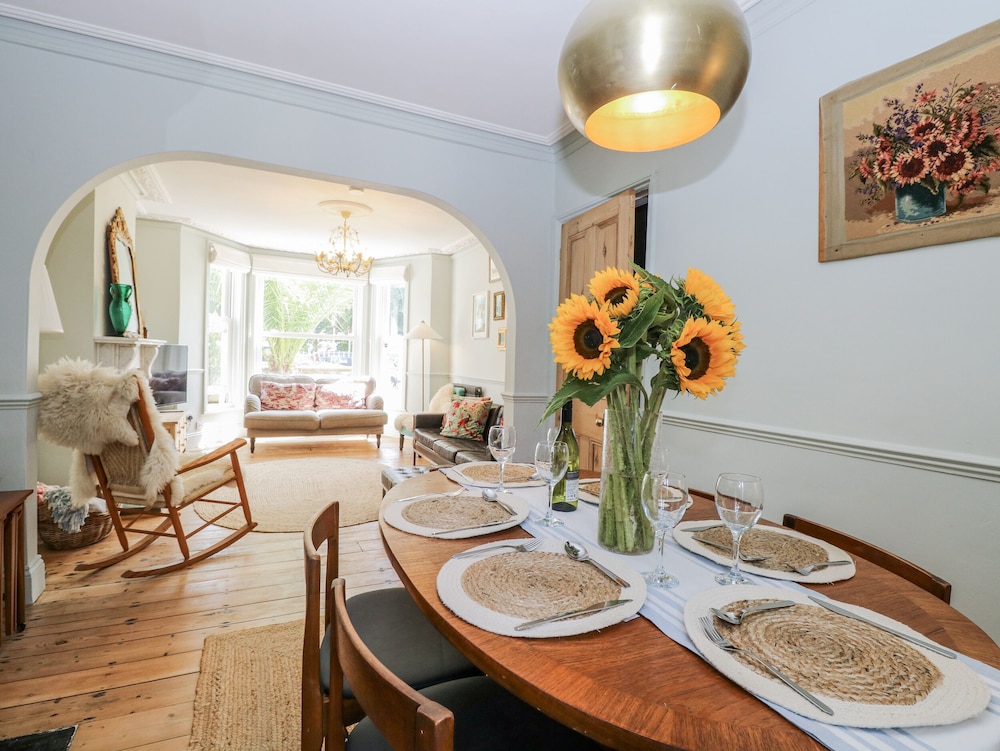 18 Pakefield Road